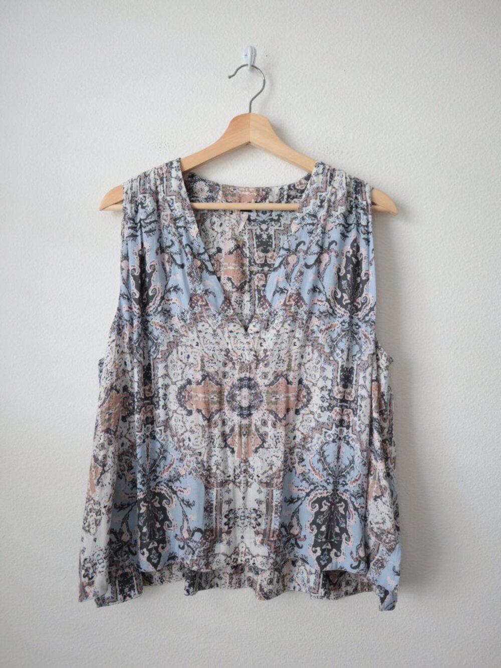 Free People Flowy V-Neck Boho Top | S
